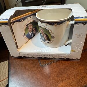 Royal Wedding Prince Harry & Meghan Markle Commemorative Box Display